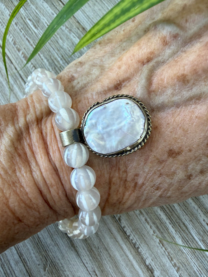 White stripe dzi agate beads with pearl charm bracelet. 7”