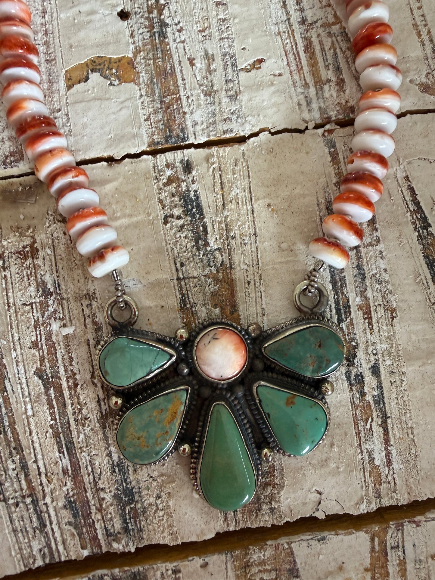 Turquoise daisy with spiny oyster short statement necklace.