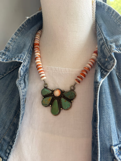 Turquoise daisy with spiny oyster short statement necklace.