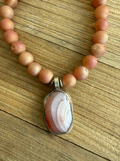 Agate charm surrounded by druzie agates stack stretch bracelet. 7”