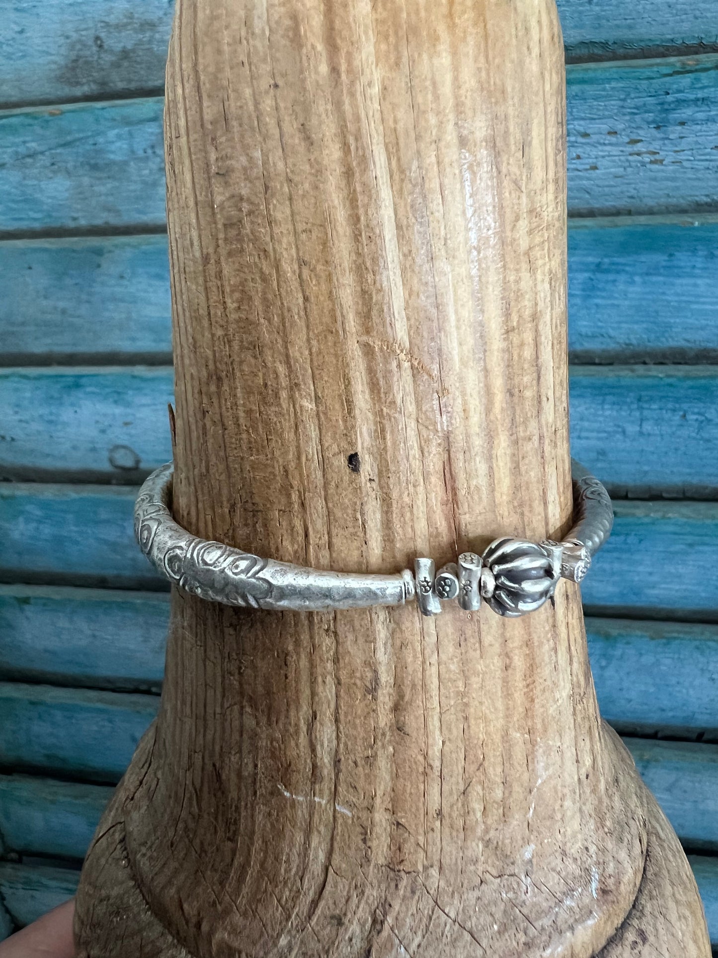 Fine silver bangle with stamped flowers. Bohemian stretch stacker bracelet.