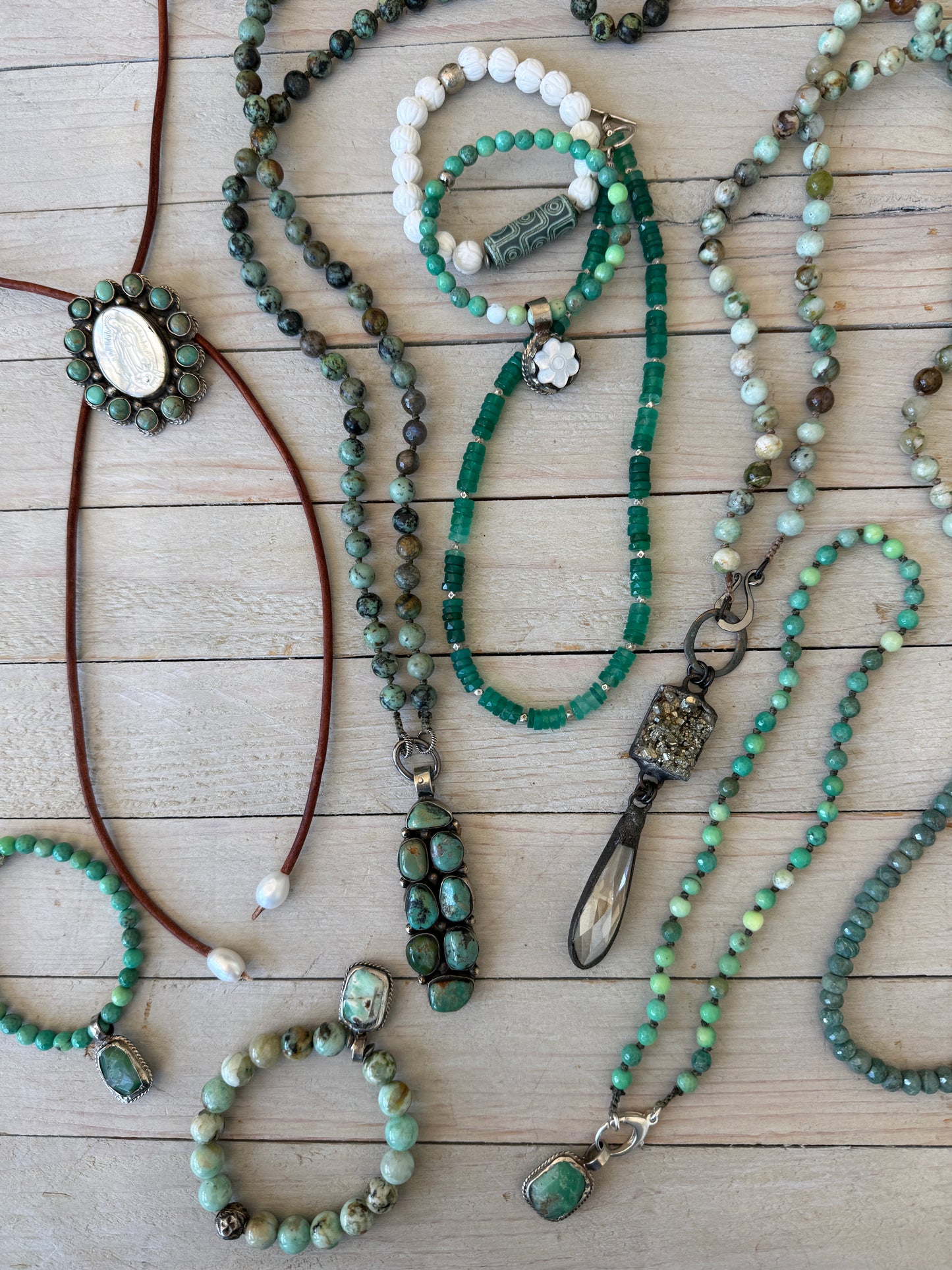 Green onyx short necklace with fine silver cube accents. Fine silver toggle clasp. 17”.